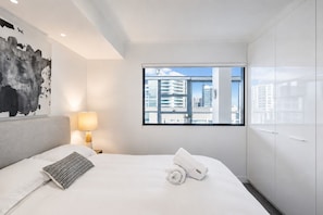 Room - Level 24 City 1 Bedroom (Melbourne)