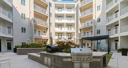 Landing | Chic 1BD, Gym, Courtyard
