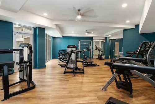 Landing | Amazing 1BD, Courtyard, Gym