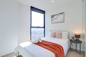 Room - StayAU High-Rise Luxury in CBD Apt @EQ Tower (Melbourne)