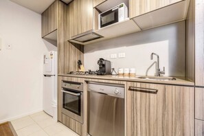 Private kitchen - Cozy 1 Bedroom by Flagstaff (Melbourne)