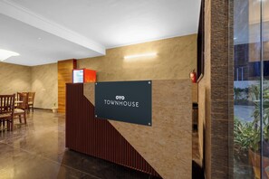 Lobby - Super Townhouse HOTEL SPR ROAD (Gurgaon)