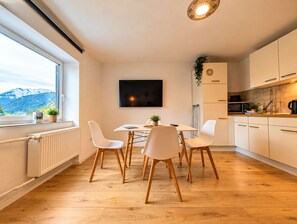 Dining - Modern Apartment with Stunning Mountain Views @ Sunrise Pfronten (Pfronten)