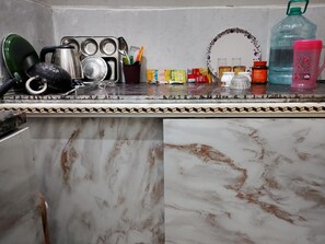Private kitchen - Radha Madhav Kutir (Vrindavan)