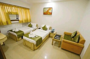 Room - Hotel Maruti Ahmedabad (Ahmedabad)