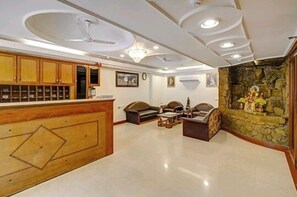 Lobby - Hotel Maruti Ahmedabad (Ahmedabad)