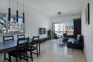 Living area - Urban Habitat Executive Suites (Nicosia)