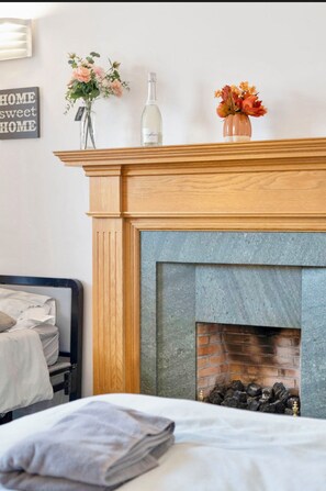 Room - Room-bed & Breakfast Direct From Airport (Edinburgh)