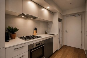 Private kitchen - Urban Jungle 2 Bedroom Escape (Melbourne)