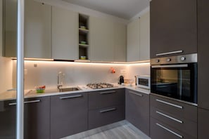 Private kitchen - A cozy 45-square-meter two-room apartment, ideal for two people, located on the ground floor of a two-story house (please note there are a few internal steps) in the Sant'Orso district of Fano, a quiet residential area that is nonetheless well-connected  (Fano)