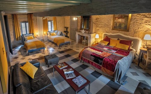 Charming Vacation Rental - Château de Thard