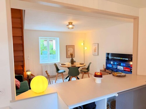 The Mid Century beaujolais