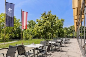Tempat makan luar