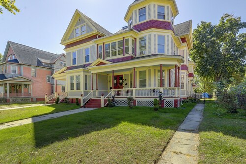 Extended Springfield Stay Near Downtown & MGM
