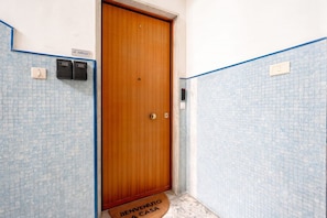 Interior - Casa Iris – Elegant Modern Retreat in the Heart of Bari (Bari)