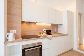 Private kitchen - Casa Iris – Elegant Modern Retreat in the Heart of Bari (Bari)