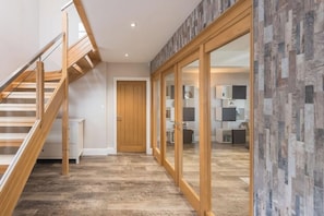 Interior - Luxury Family Beach House with Sea Views -Sleeps 8 - Pass the Keys (Rhosneigr)