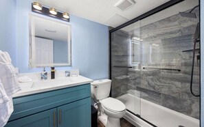 Bathroom - The Allura- Galveston Condo Steps Away from Beach. Perfect for 4 people! (Galveston)