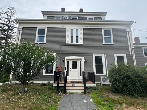 Hollis Studios Newton