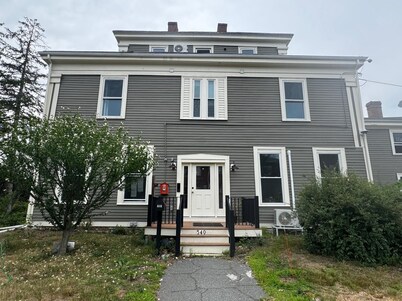 Hollis Studios Newton