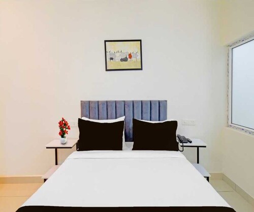 Deluxe Krishna Grand