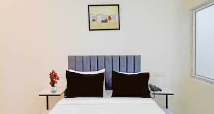 Deluxe Krishna Grand