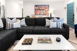 Living area - Agave Azul - A Scottsdale Desert Oasis with Private Pool Near Old Town (Scottsdale)