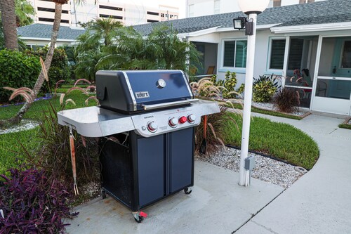 1-bedroom  suite at East Shore Resort. Full kitchen, Clearwater Beach.