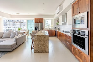 Private kitchen - Luxury 2BR Condo - Marina & Golf Views, Resort Pool, Gym & Jacuzzi (Puerto Vallarta)