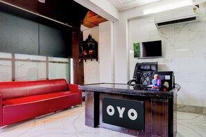 Lobby - Hotel O The Maruti hotel (Noida)