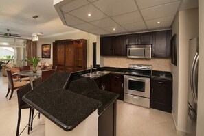 Private kitchen - Presidencial Suites All Inclusive (Bahia De Cofresi)
