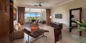 Living area - Presidencial Suites All Inclusive (Bahia De Cofresi)