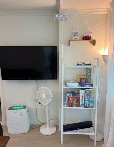 10 min to Gocheok Sky Dome, 30 min to Hongdae, Entire home, 2 baths, BBQ yard.