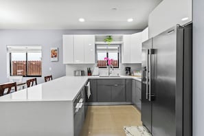 Private kitchen - Sunset Villa | Pool ·BBQ ·Outdoor kitchen & Grill (Hialeah)