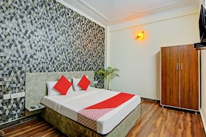 Room - Hotel O Sky In Near By Sector 62 (Ghaziabad)