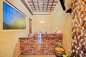Lobby - Hotel O Sky In Near By Sector 62 (Ghaziabad)