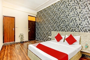 Room - Hotel O Sky In Near By Sector 62 (Ghaziabad)