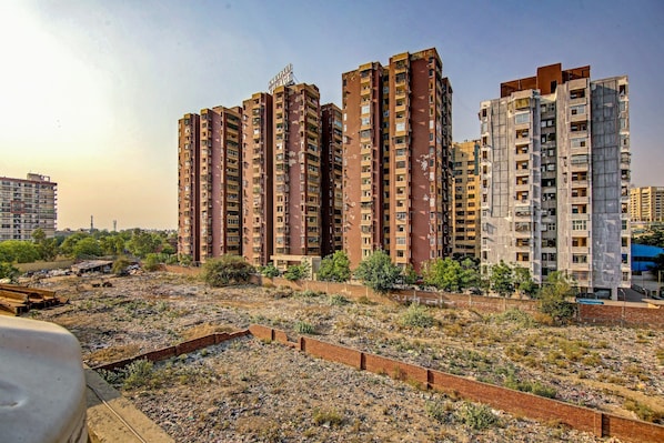 Exterior - Hotel O Sky In Near By Sector 62 (Ghaziabad)