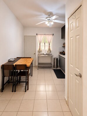 Dining - New Listing (Monterrey)