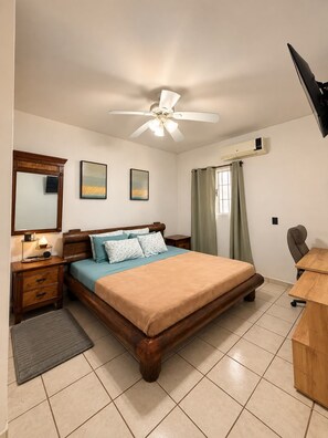 Room - New Listing (Monterrey)