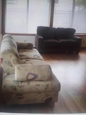 Living area - Tacoma Access (Tacoma)