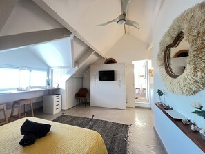 Room - New Listing (Marigot)