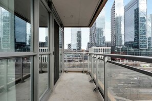 Property grounds - Luxe Downtown Suite Steps to Entertainment District (Toronto)