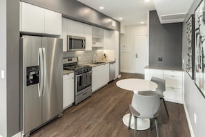 Interior - Landing Stylish Studio, Courtyard, Clubhouse (Orlando)