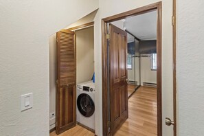 Interior - Pet Friendly Classic Mammoth Cabin (Mammoth Lakes)