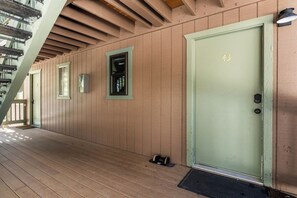 Interior - Hidden Valley Studio Walk to Village & Gondola (Mammoth Lakes)