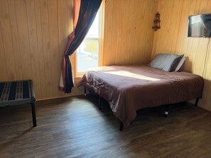 Room - Excellent 5-bedroom apartment in enchanting Walden for your getaway (Walden)