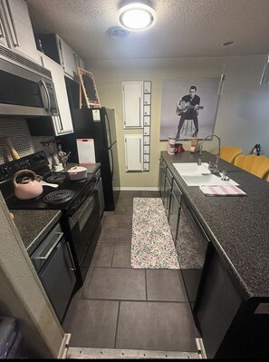 Private kitchen - Fairfield Glade Lakefront meets Nashville (Crossville)