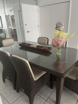 Dining - Apartment with 2 bedrooms and 2 bathrooms & balcony (Miami)