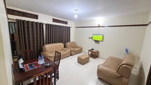 Living area - NEXUS RESORTS HOTEL HERITAGE (Nansana)